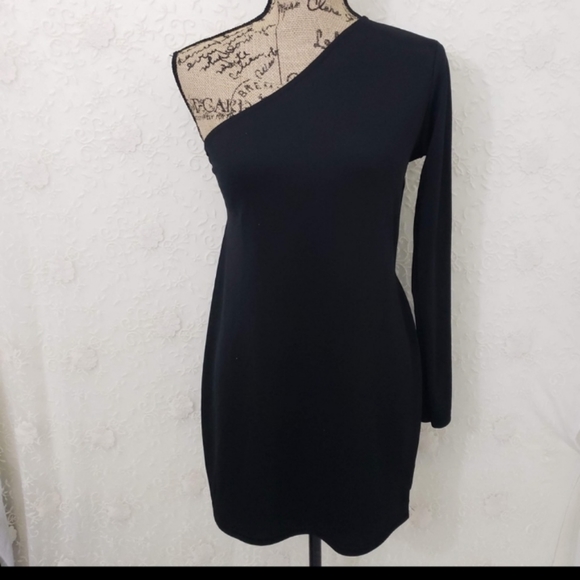 NWT PrettyLittleThing one sleeve black dress - Picture 2 of 6